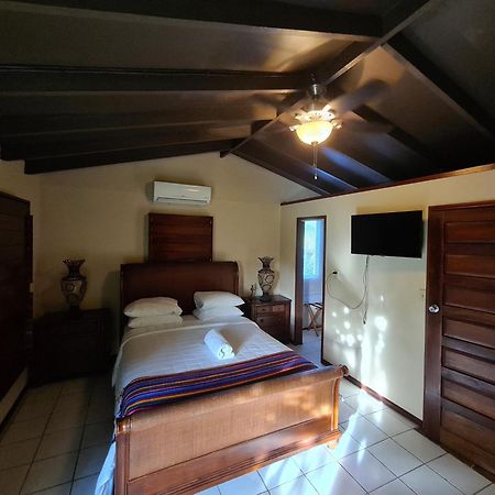 Yocamatsu Bed & Breakfast Caye Caulker Dış mekan fotoğraf