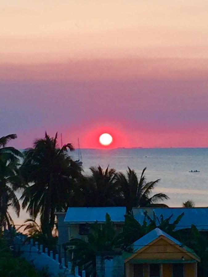 Yocamatsu Bed & Breakfast Caye Caulker Dış mekan fotoğraf